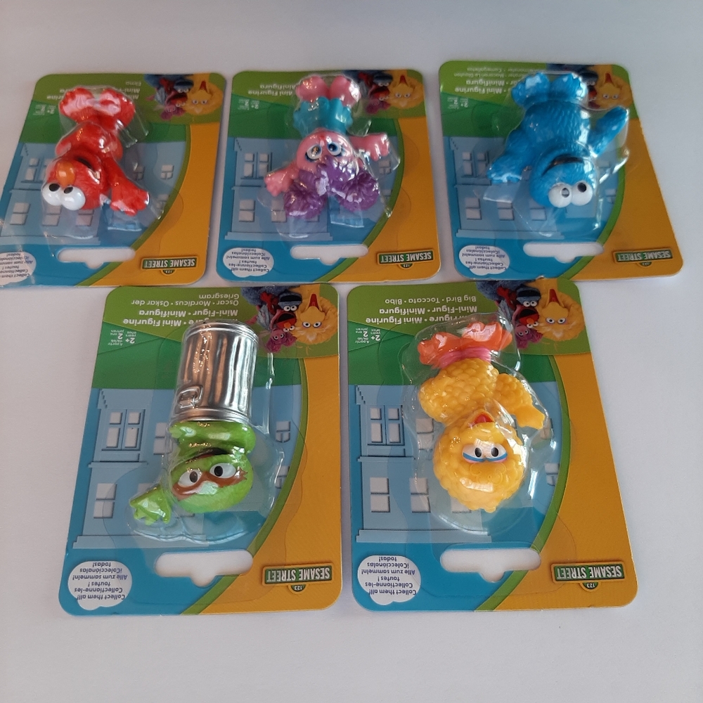 Sesame Street Mini Figures Set of 5 Big Bird Elmo Oscar Cookie Monster Abby - Picture 4 of 12